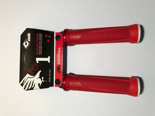 Грипсы ODI AG-1 Signature Red/Fire red w/ Red clamps (огненно красные с красными замками) D35A1RF-R фото