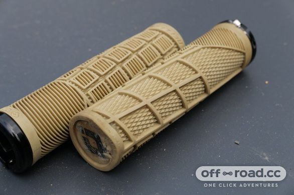 Грипси ODI Reflex XL v2.1 Lock-On MTB Closed End 135mm Tan D33RXLT-B	 фото