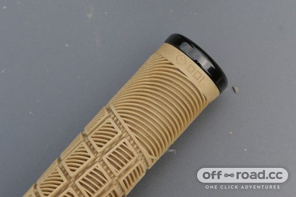 Грипси ODI Reflex XL v2.1 Lock-On MTB Closed End 135mm Tan D33RXLT-B	 фото